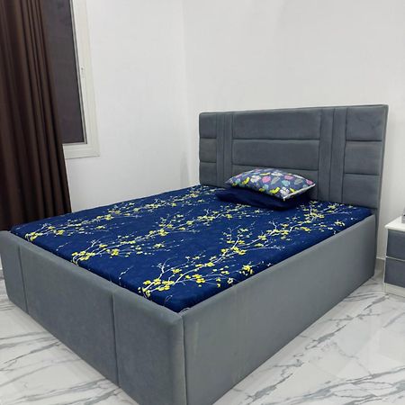 Homestay Private Room With Attached Washroom In Villa In Ajman Eksteriør bilde