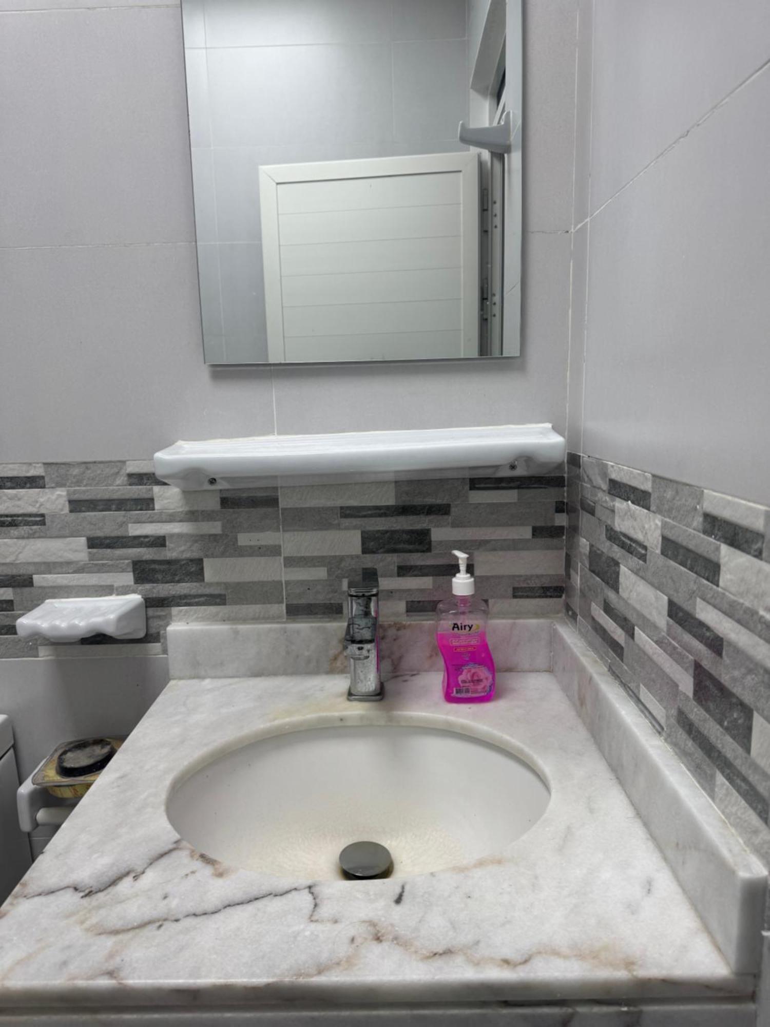 Homestay Private Room With Attached Washroom In Villa In Ajman Eksteriør bilde